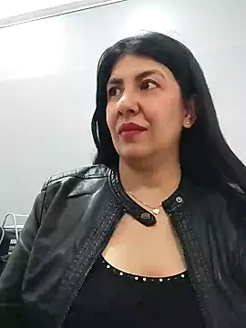 aisha latina online show from 01/23/25, 02:50