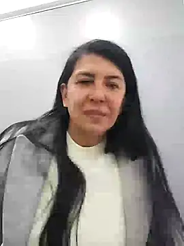 aisha latina online show from 01/24/25, 02:08