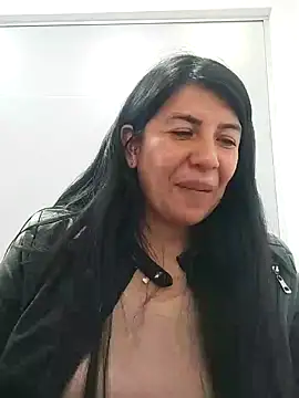 aisha latina online show from 01/27/25, 06:52