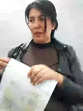 aisha latina online show from 01/30/25, 09:14