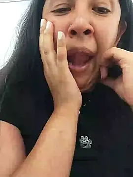 aisha latina online show from 01/31/25, 06:03