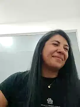 aisha latina online show from 01/31/25, 09:05