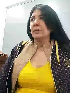 aisha latina online show from 02/11/25, 02:24