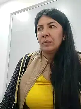 aisha latina online show from 02/11/25, 05:40