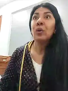 aisha latina online show from 02/12/25, 02:54