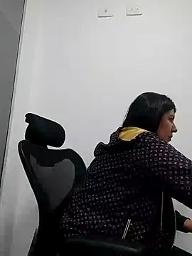 aisha latina online show from 02/12/25, 09:01