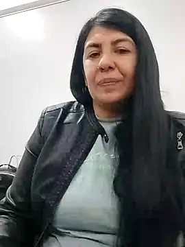 aisha latina online show from 02/18/25, 05:53