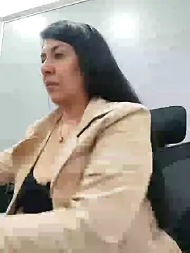 aisha latina online show from 02/24/25, 03:09