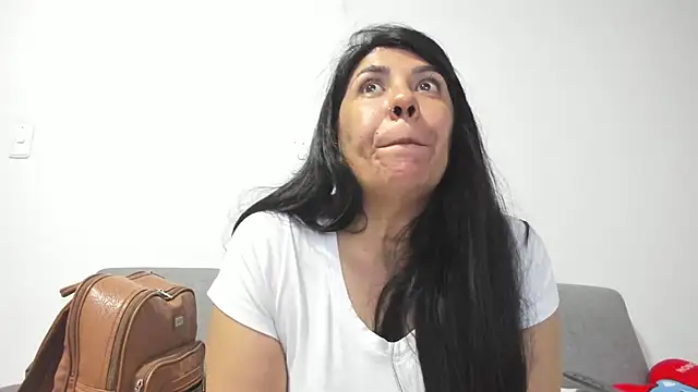 aisha latina online show from 02/27/25, 11:15