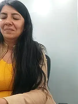 aisha latina online show from 03/03/25, 06:33