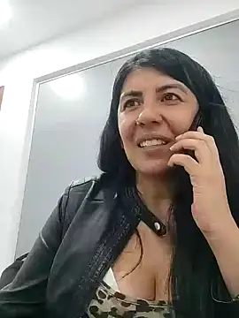 aisha latina online show from 03/07/25, 08:11