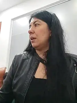 aisha latina online show from 03/10/25, 02:48