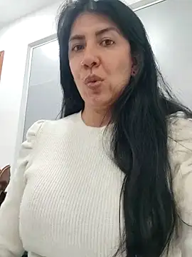 aisha latina online show from 03/20/25, 02:53