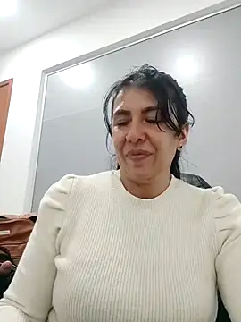 aisha latina online show from 03/20/25, 06:31