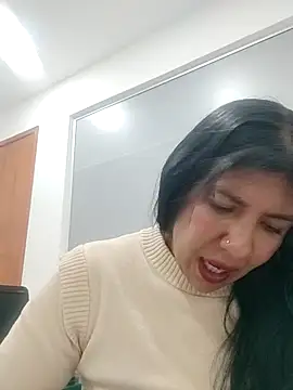 aisha latina online show from 09/17/25, 02:52