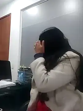 aisha latina online show from 09/18/25, 02:30