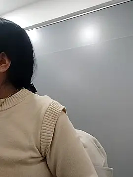 aisha latina online show from 09/24/25, 03:15