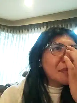 aisha latina online show from 04/21/26, 05:28