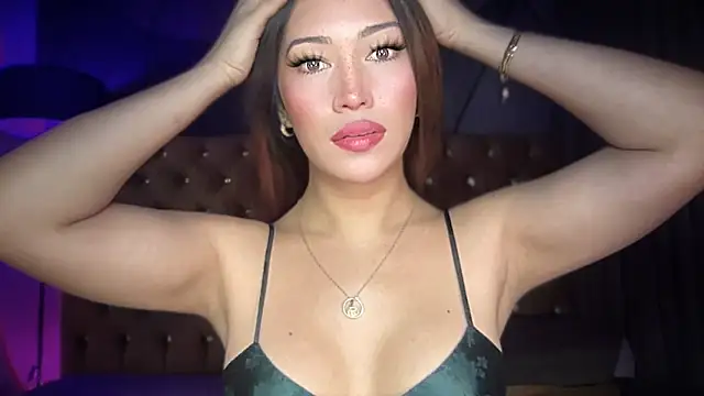 Snapshot of Jasmine_Elcock chatting on 09/17/25, 10:11 Jasmine Elcock online show from 09/17/25, 10:11