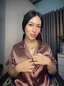 Jasmine Elcock online show from 07/04/26, 09:32