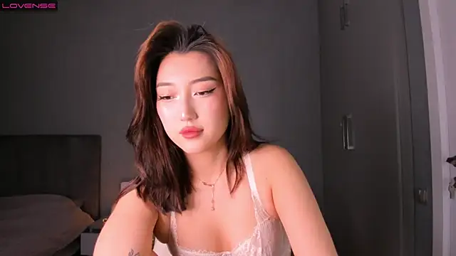 Snapshot of jin__ray chatting on 02/12/25, 02:43 jin ray online show from 02/12/25, 02:43