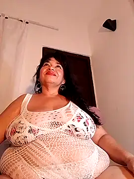 Snapshot of karlablue_ chatting on 02/01/25, 10:23 karlablue online show from 02/01/25, 10:23