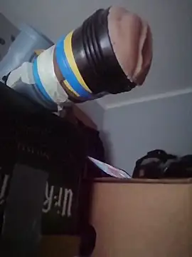 Snapshot of bwcfleshlight chatting on 12/19/25, 07:37 bwcfleshlight online show from 12/19/25, 07:37