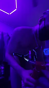 Cloudd Kingg Iceyyy online show from 04/15/26, 07:58