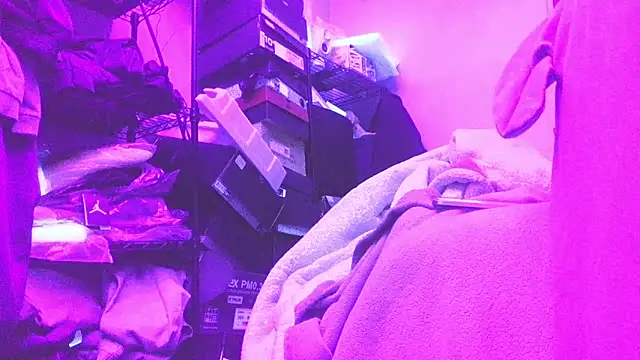 Cloudd Kingg Iceyyy online show from 05/24/26, 06:46