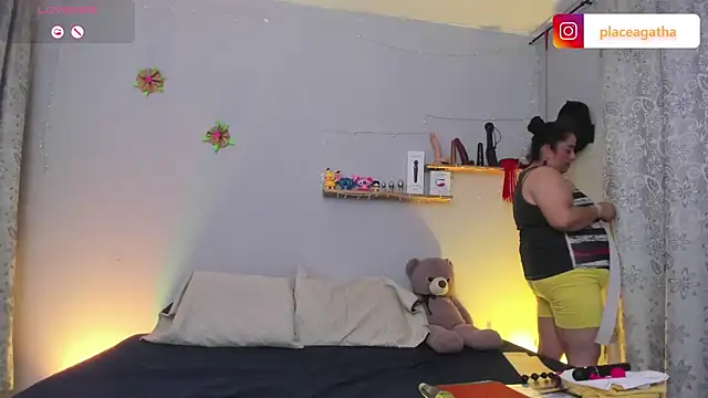 agathaxxx-69 online show from 02/28/25, 08:18