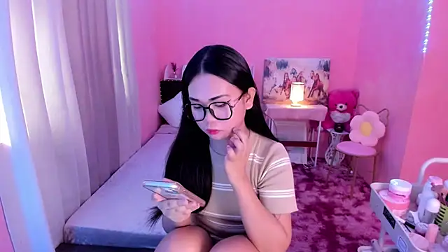 Vivorey Leighn online show from 12/15/24, 02:19