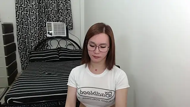 AmazingLuchie online show from 03/05/25, 05:40