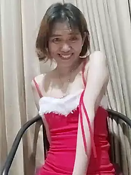 Snapshot of Little_suzy5 chatting on 12/02/24, 08:11 Little suzy5 online show from 12/02/24, 08:11