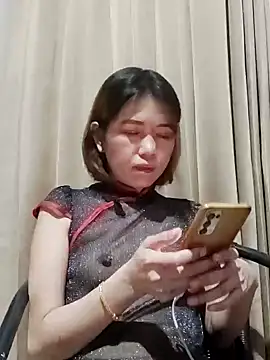 Snapshot of Little_suzy5 chatting on 01/18/25, 05:15 Little suzy5 online show from 01/18/25, 05:15