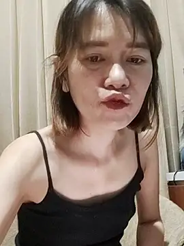 Snapshot of Little_suzy5 chatting on 02/16/25, 09:05 Little suzy5 online show from 02/16/25, 09:05