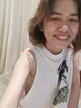 Snapshot of Little_suzy5 chatting on 02/17/25, 08:58 Little suzy5 online show from 02/17/25, 08:58