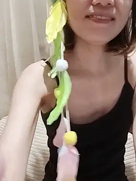 Snapshot of Little_suzy5 chatting on 02/23/25, 08:11 Little suzy5 online show from 02/23/25, 08:11