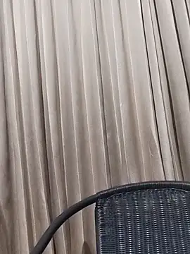 Snapshot of Little_suzy5 chatting on 03/19/25, 09:16 Little suzy5 online show from 03/19/25, 09:16