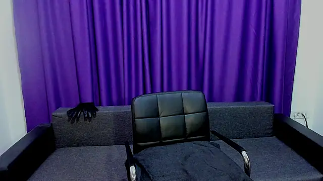 Snapshot of Anthony_Hard chatting on 01/19/25, 07:47 Anthony Hard online show from 01/19/25, 07:47