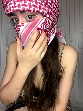 Snapshot of arabiaAna chatting on 09/19/25, 12:34 arabiaAna online show from 09/19/25, 12:34
