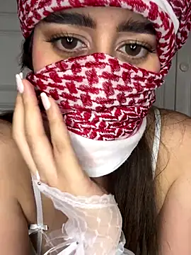 Snapshot of arabiaAna chatting on 10/10/25, 12:15 arabiaAna online show from 10/10/25, 12:15