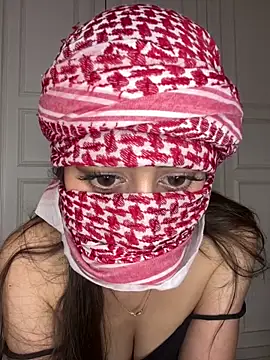 Snapshot of arabiaAna chatting on 10/20/25, 11:43 arabiaAna online show from 10/20/25, 11:43