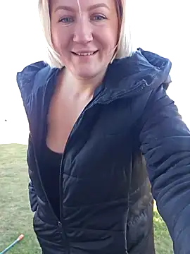 Snapshot of Marushka chatting on 01/30/25, 08:43 Marushka online show from 01/30/25, 08:43