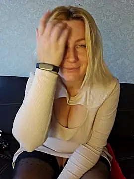 Snapshot of Marushka chatting on 10/04/25, 05:38 Marushka online show from 10/04/25, 05:38