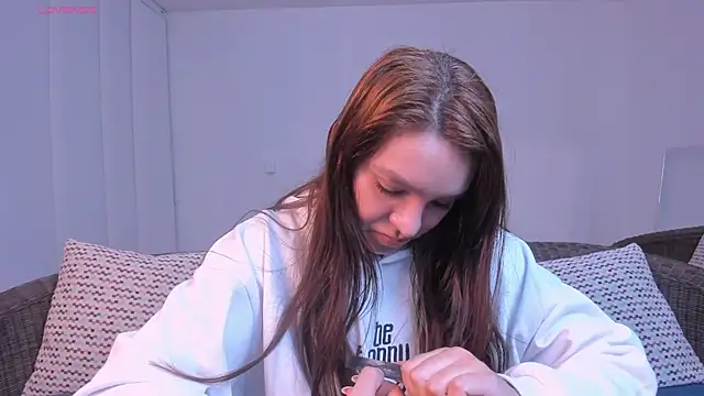 miataylorr1 online show from 02/04/25, 11:16