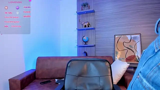 miataylorr1 online show from 02/28/25, 06:31