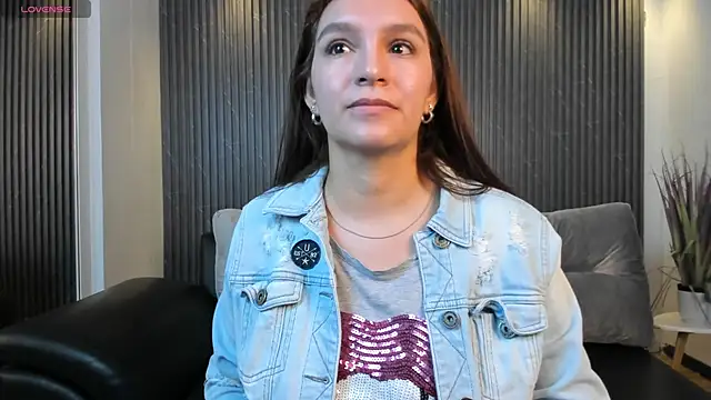 miataylorr1 online show from 03/13/25, 12:13