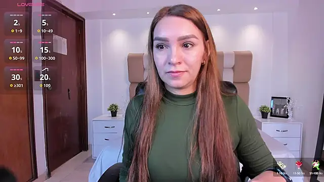 miataylorr1 online show from 10/07/25, 02:47