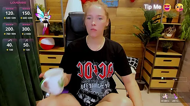  fiona Love online show from 10/03/25, 08:39