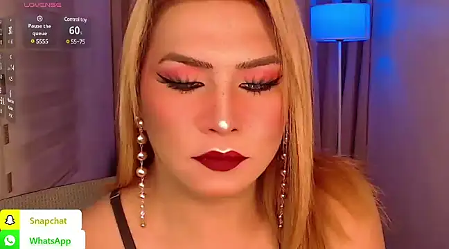 QUEEN GIAMOORE69 online show from 01/10/25, 09:42